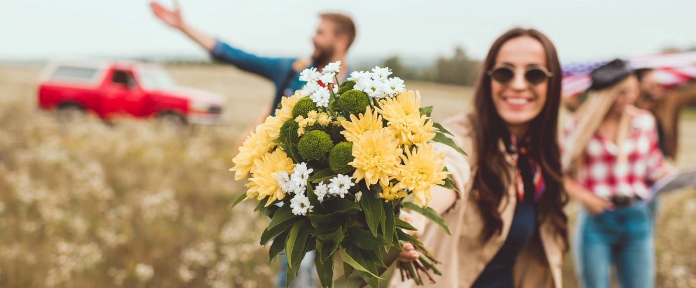 Sembramos, cuidamos y cosechamos flores para momentos y recuerdos que perduran por siempre.